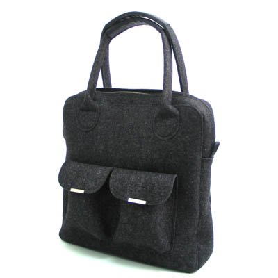 014_BASE_B_Smart_Wollfilz AT_Henkeltasche_steht